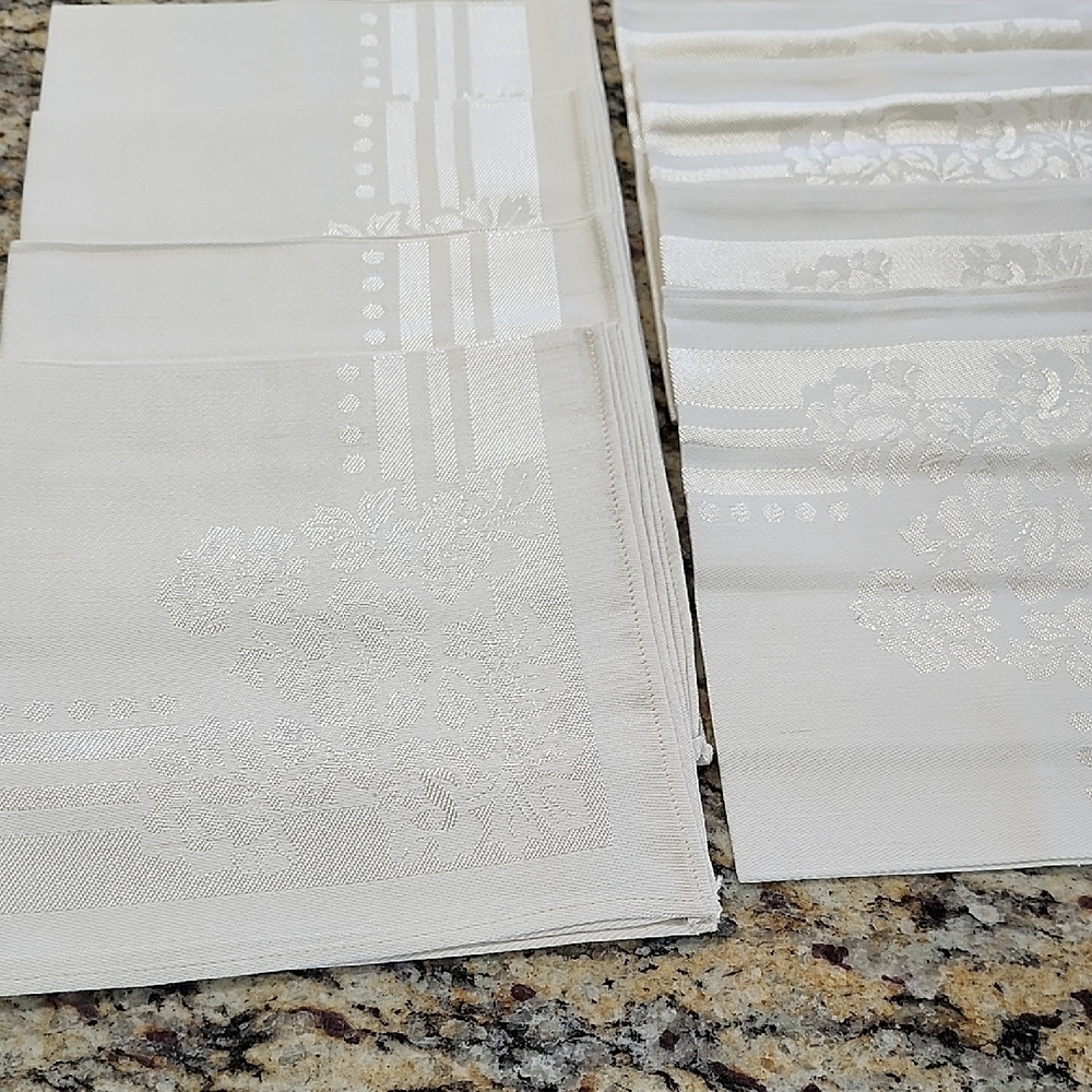 Vintage ClothTablecloth & 8 Napkin Set Ivory/Cream Imported Japan Damask Set New - Picture 4 of 8